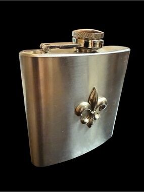 Fleur-de-Lis Stainless Steel Hip Flask - Silver